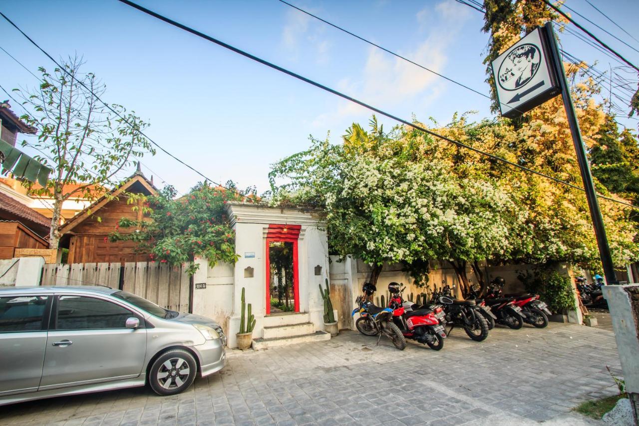 Bening Hut And Spa 塞米亚克 外观 照片